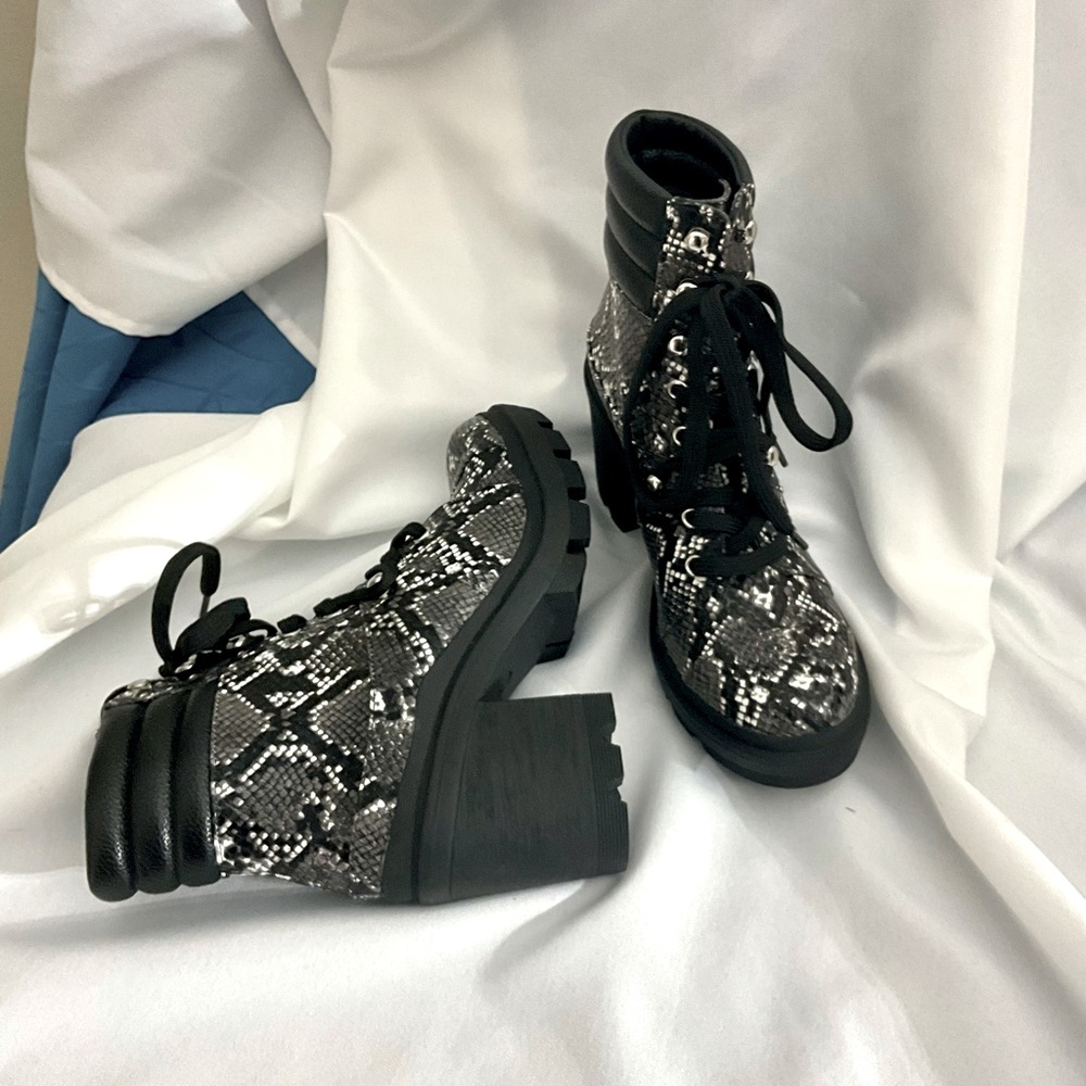 Nwot Rampage Lace Up Python Pattern Moto Combat B… - image 5